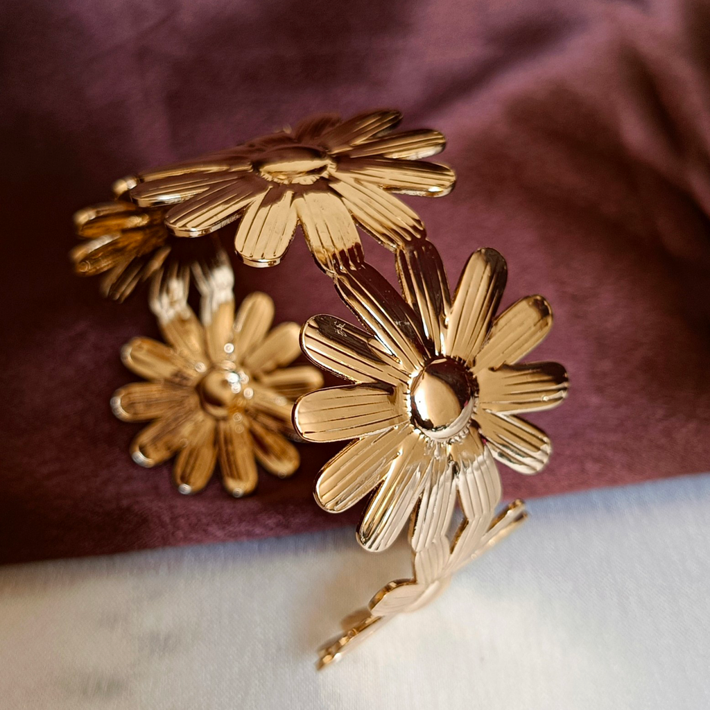 JJ Gold-Plated Daisy Cuff Bracelet Floral Bloom Design
