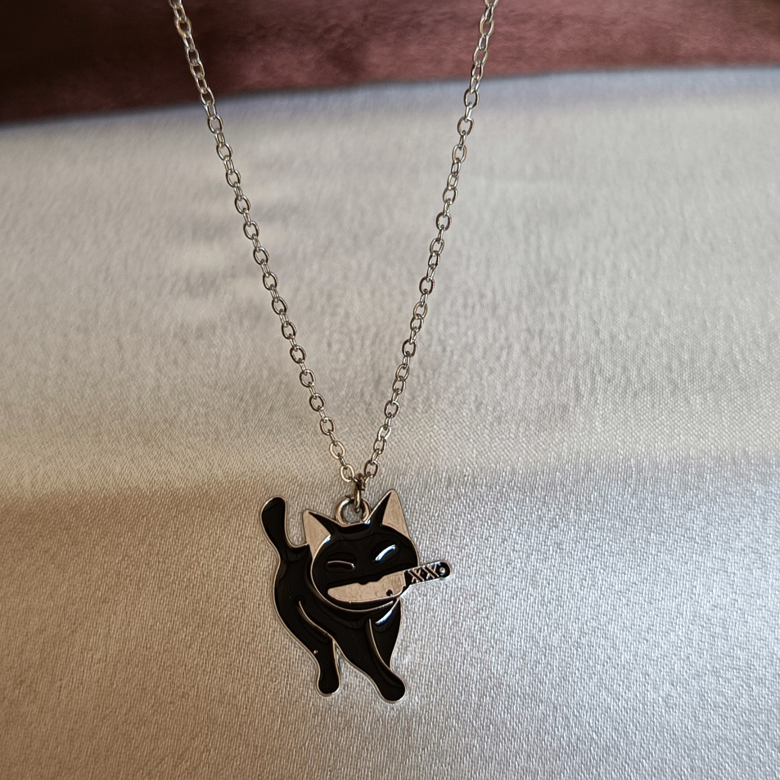 JJ Black Cat Pendant Necklace – Playful Chic Design