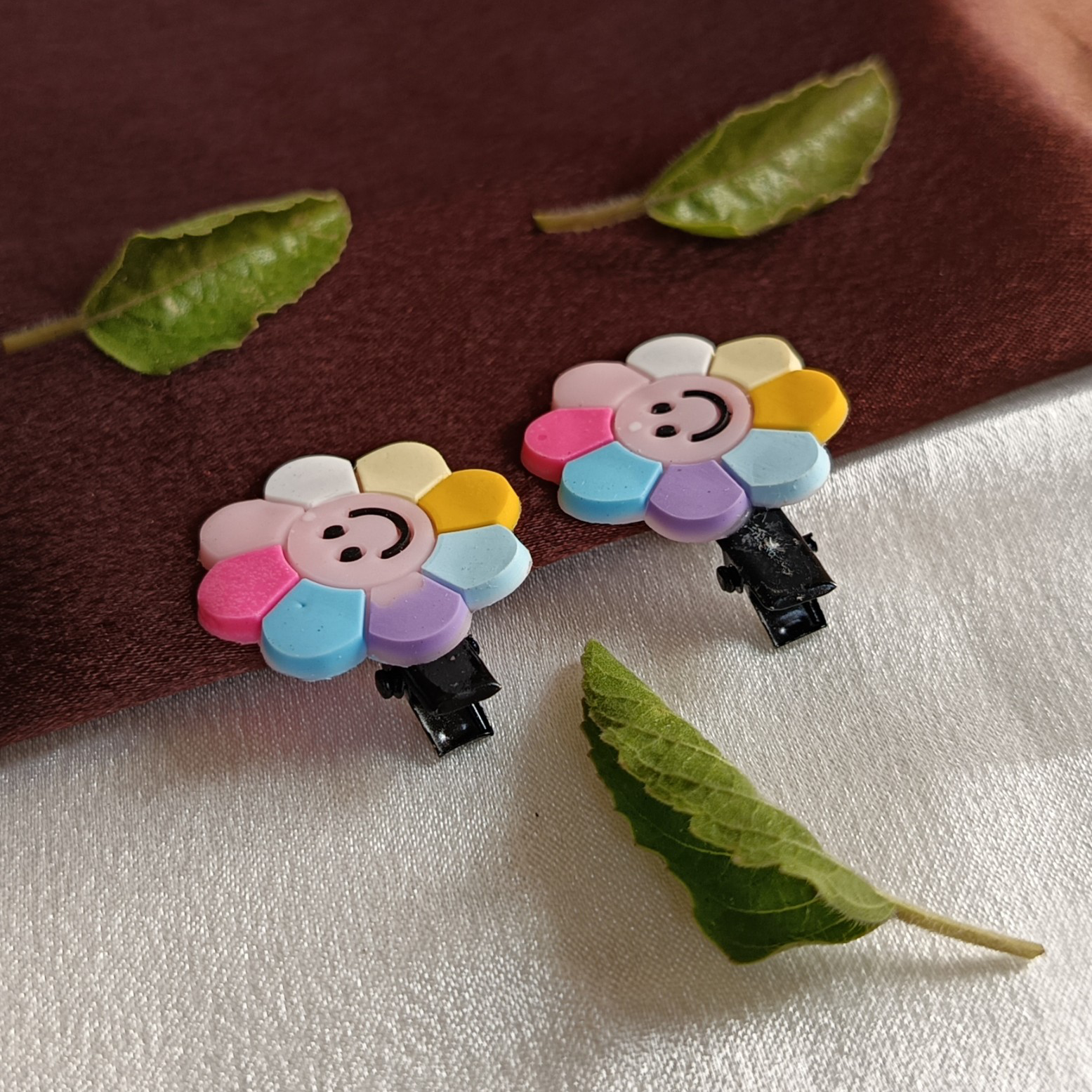 JJ Rainbow Flower Hair Clips – Smiley Petal Style