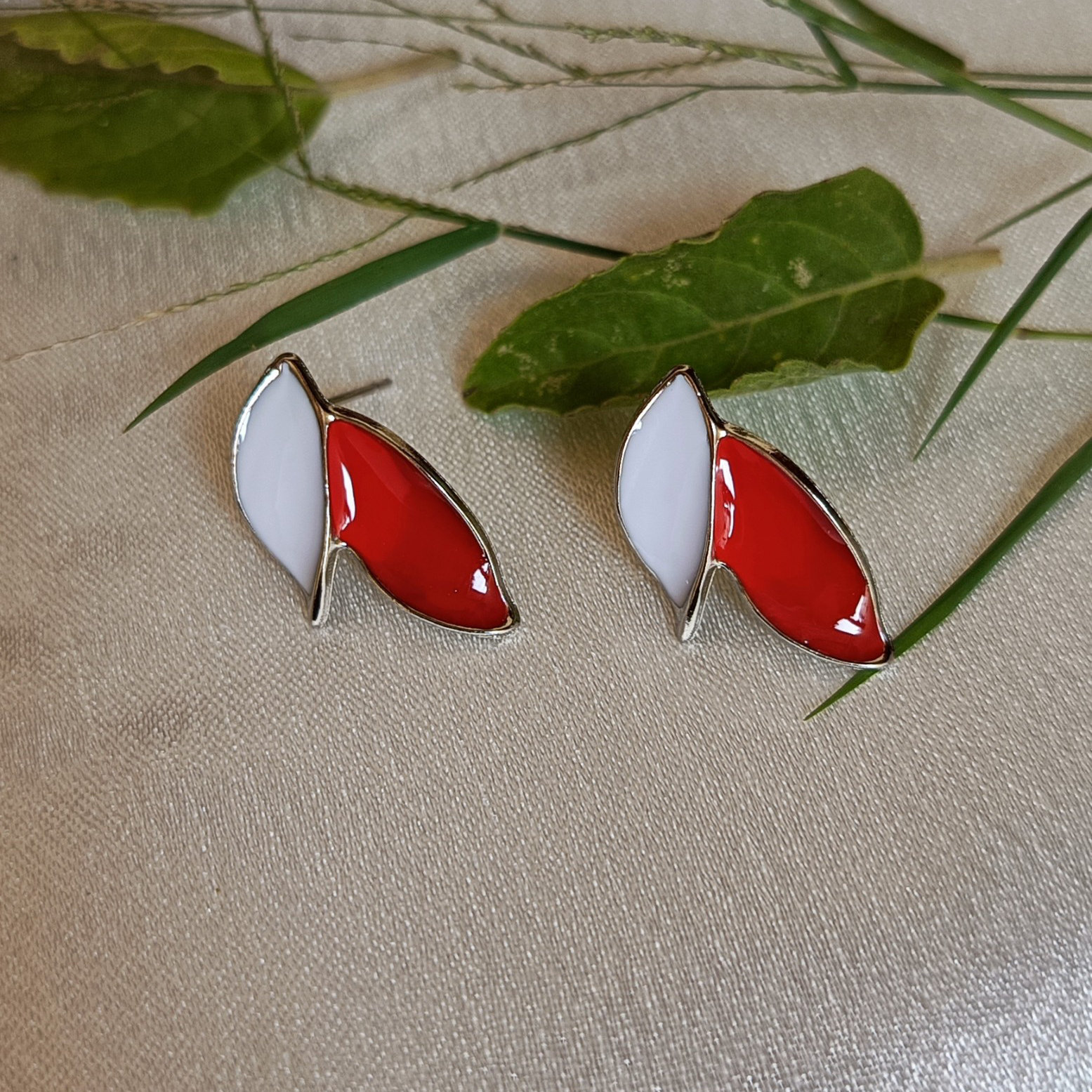 JJ Enamel Finish Earrings – Geometric & Leaf Design  3 Variants
