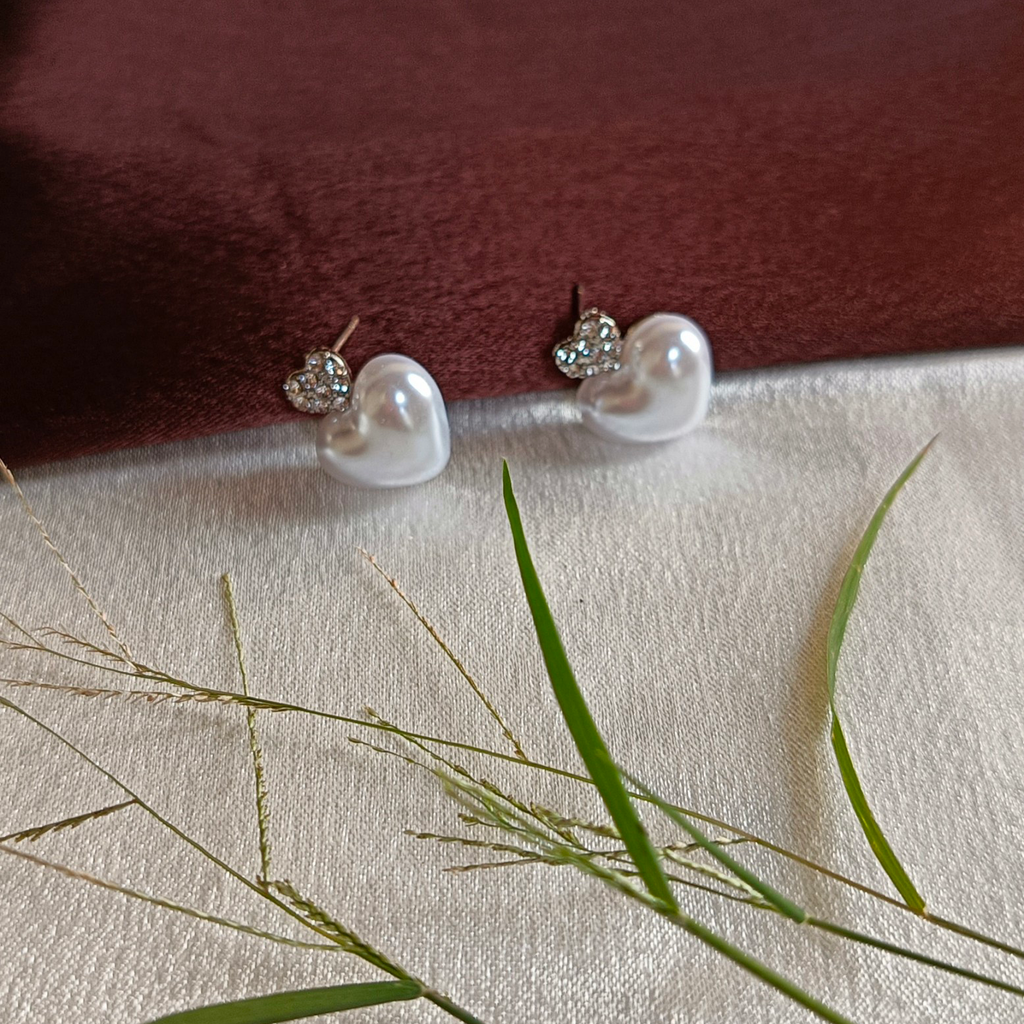 JJ Pearl Heart Stud Earrings – Romantic Crystal Accent Design