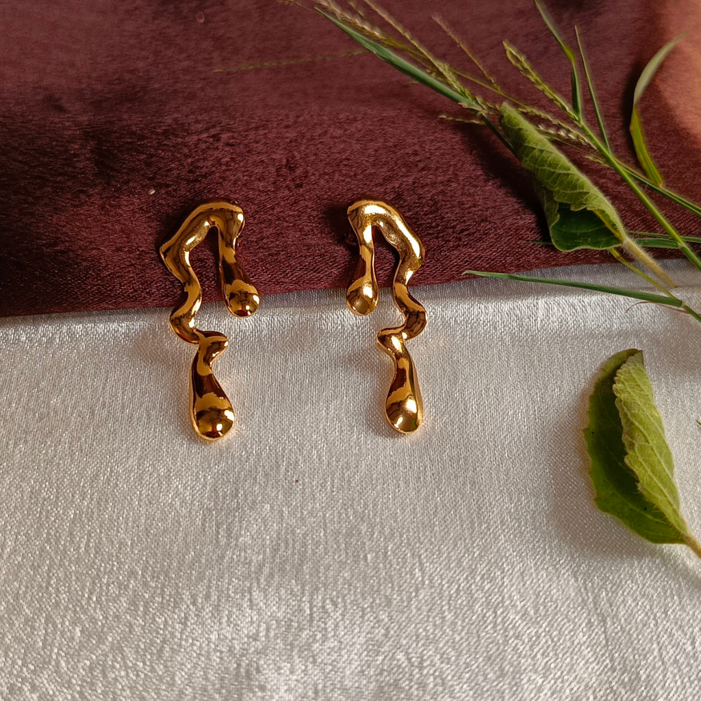 JJ Gold Abstract Drop Earrings – Modern Art-Inspired Design