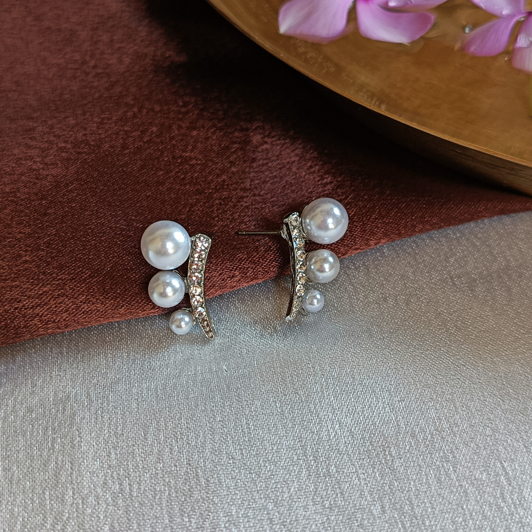 JJ Silver Earrings with Triple Pearl and Crystal Curve