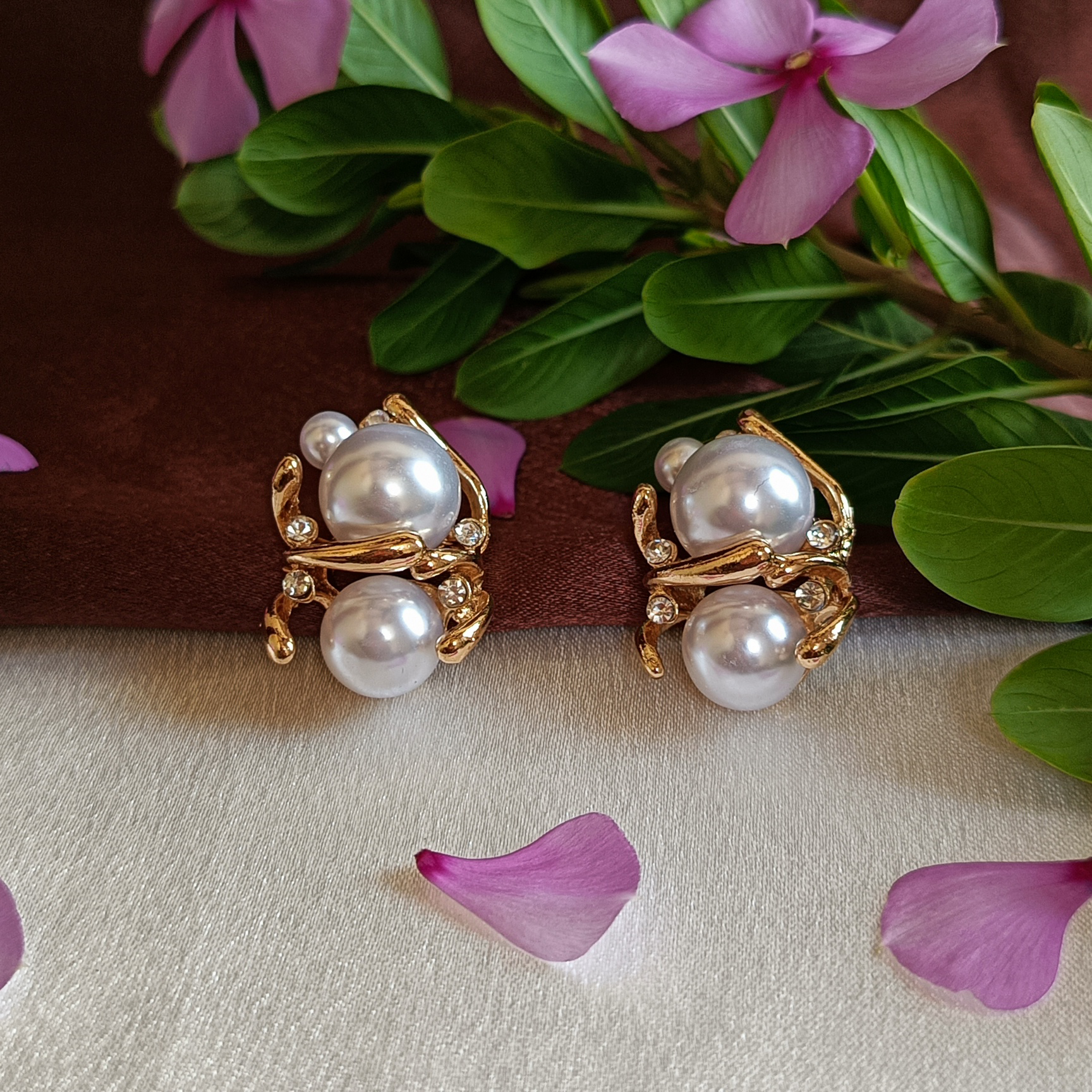 JJ Gold-Plated Earrings – Pearl Cluster Glam
