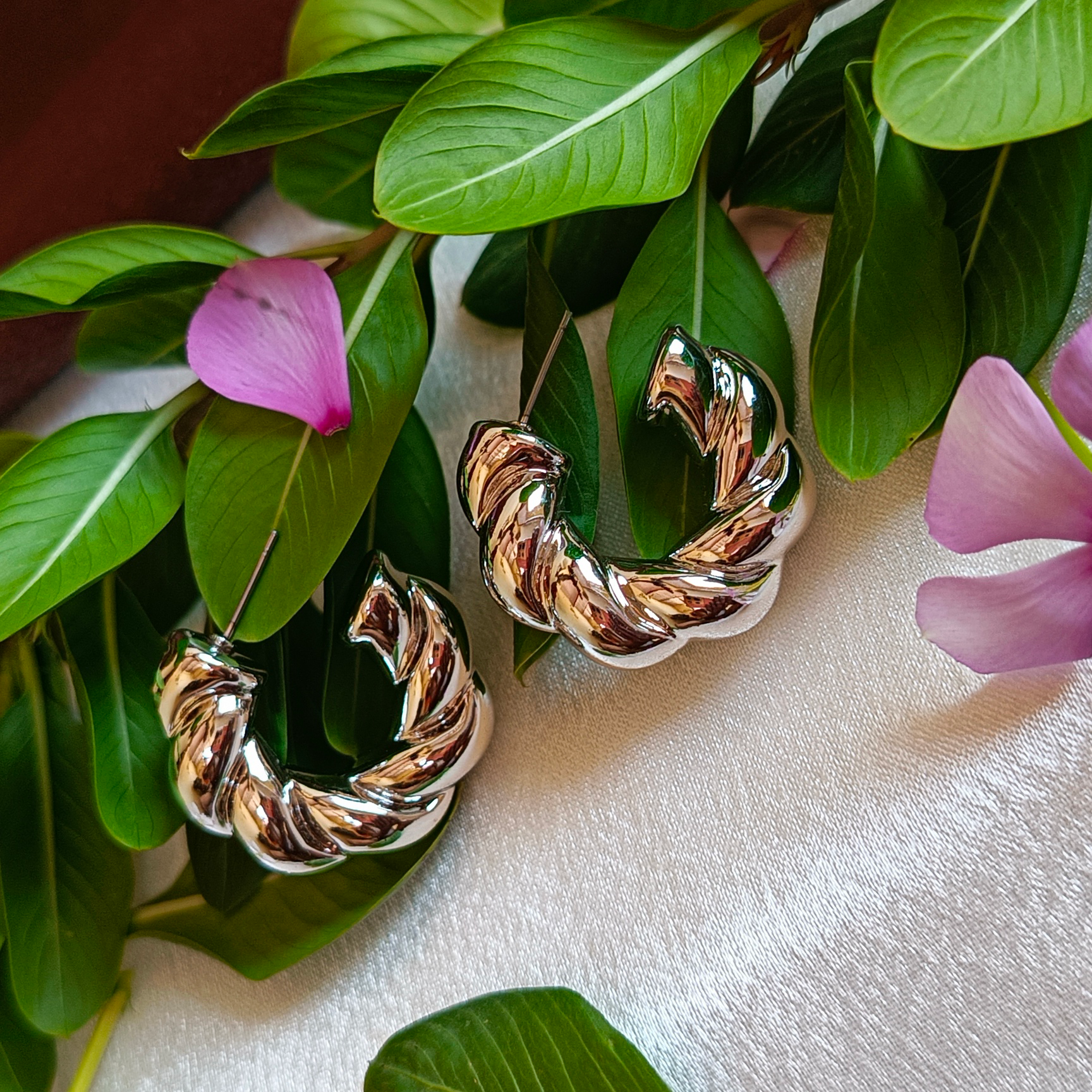 JJ Silver-Toned Hoop Earrings – Twisted Statement Design