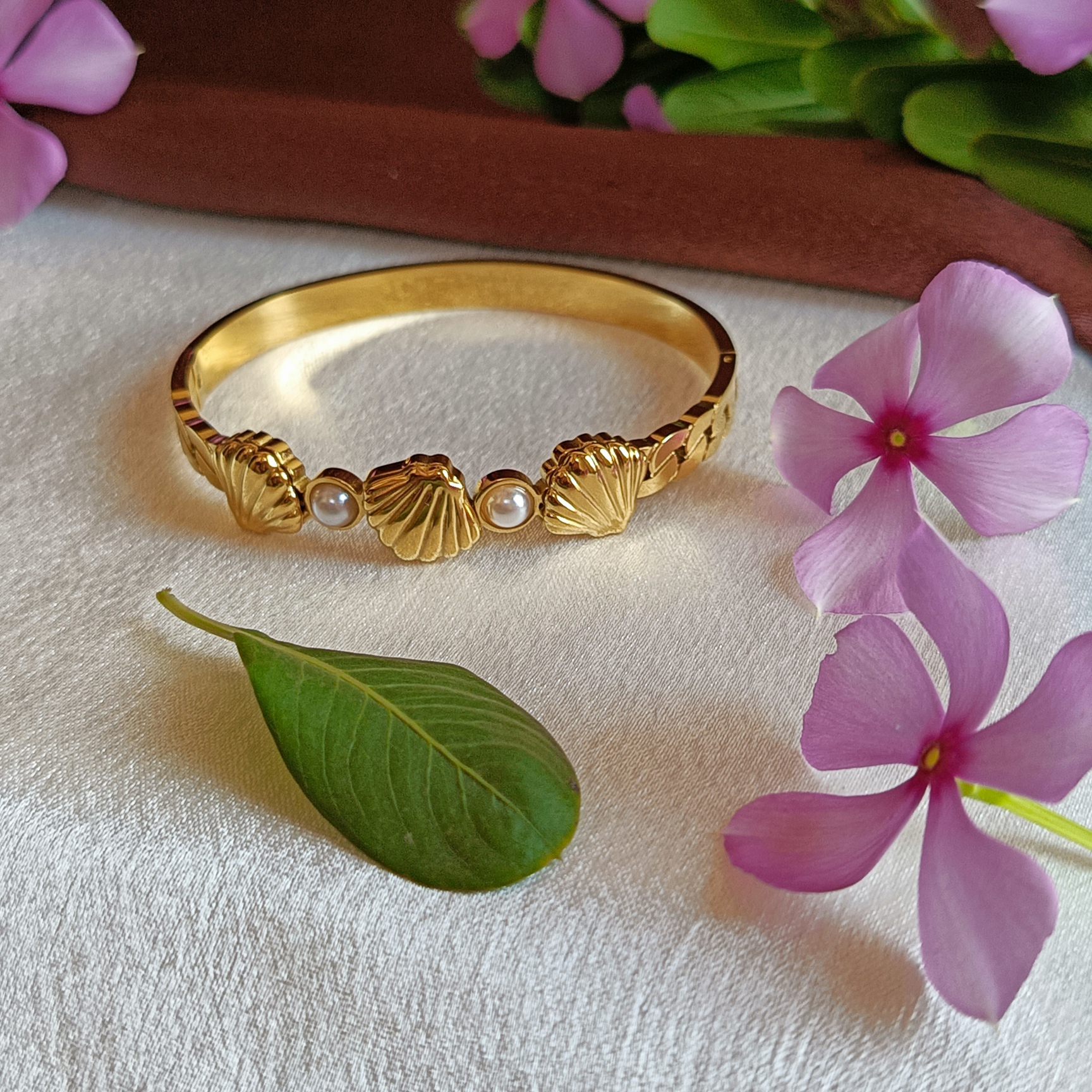 JJ Gold-Plated Seashell Pearl Cuff Coastal Chic Design