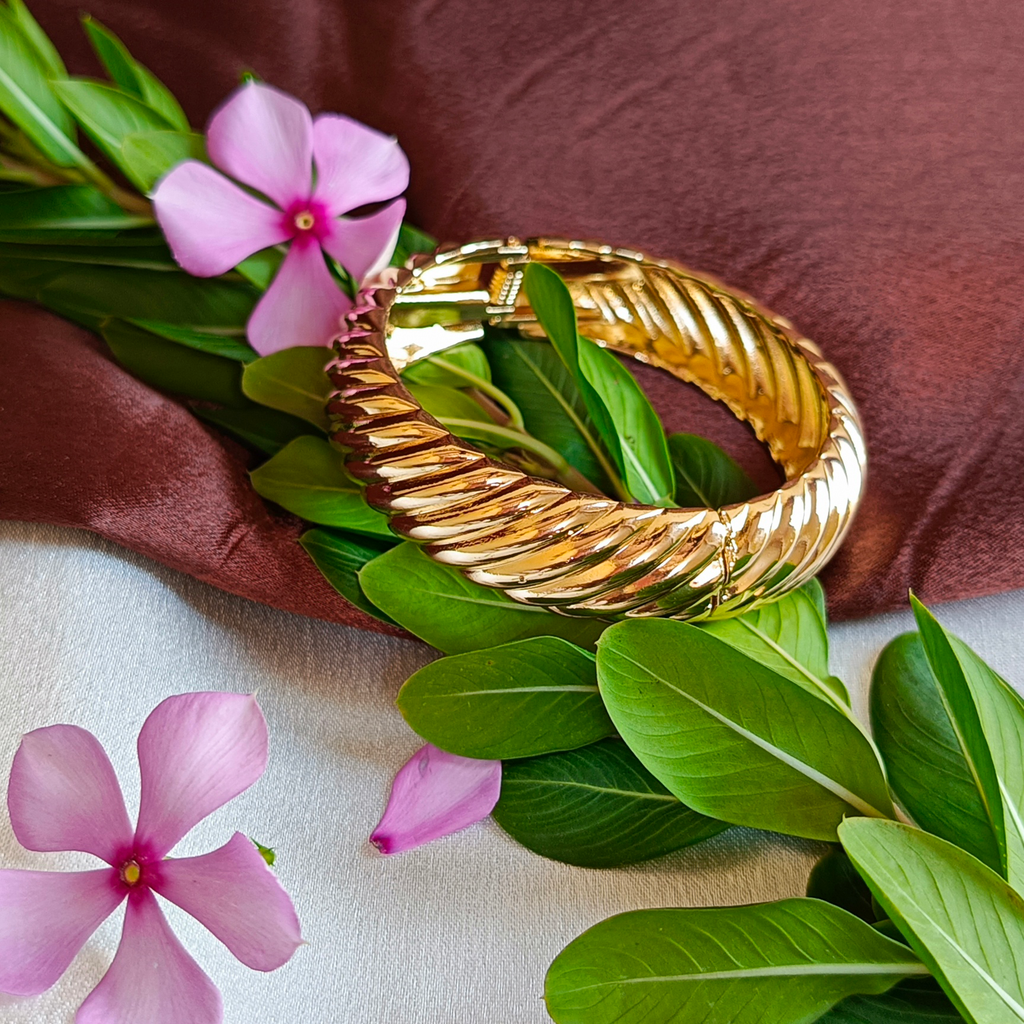 JJ Gold-Plated Rope Bangle Classic Twist Design