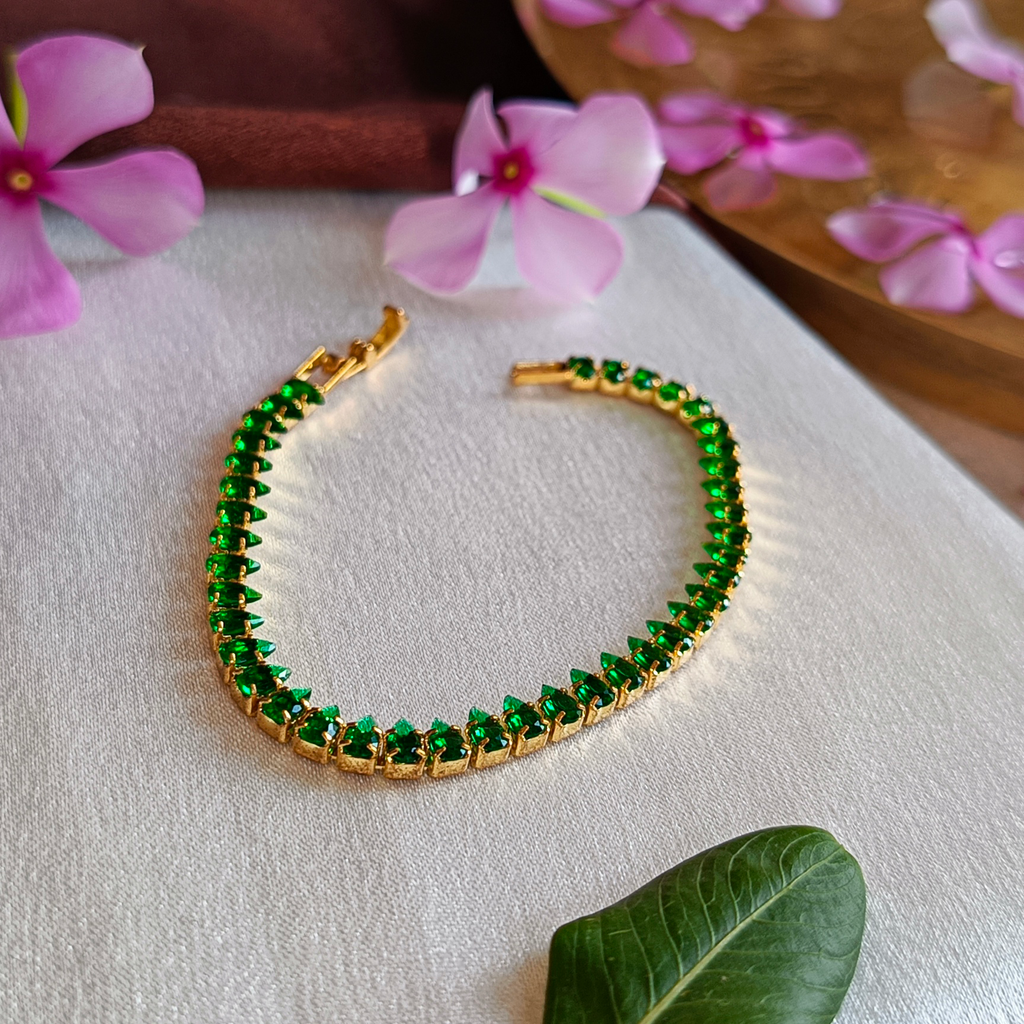 JJ Emerald Green Tennis Bracelet – Classic Luxe Design