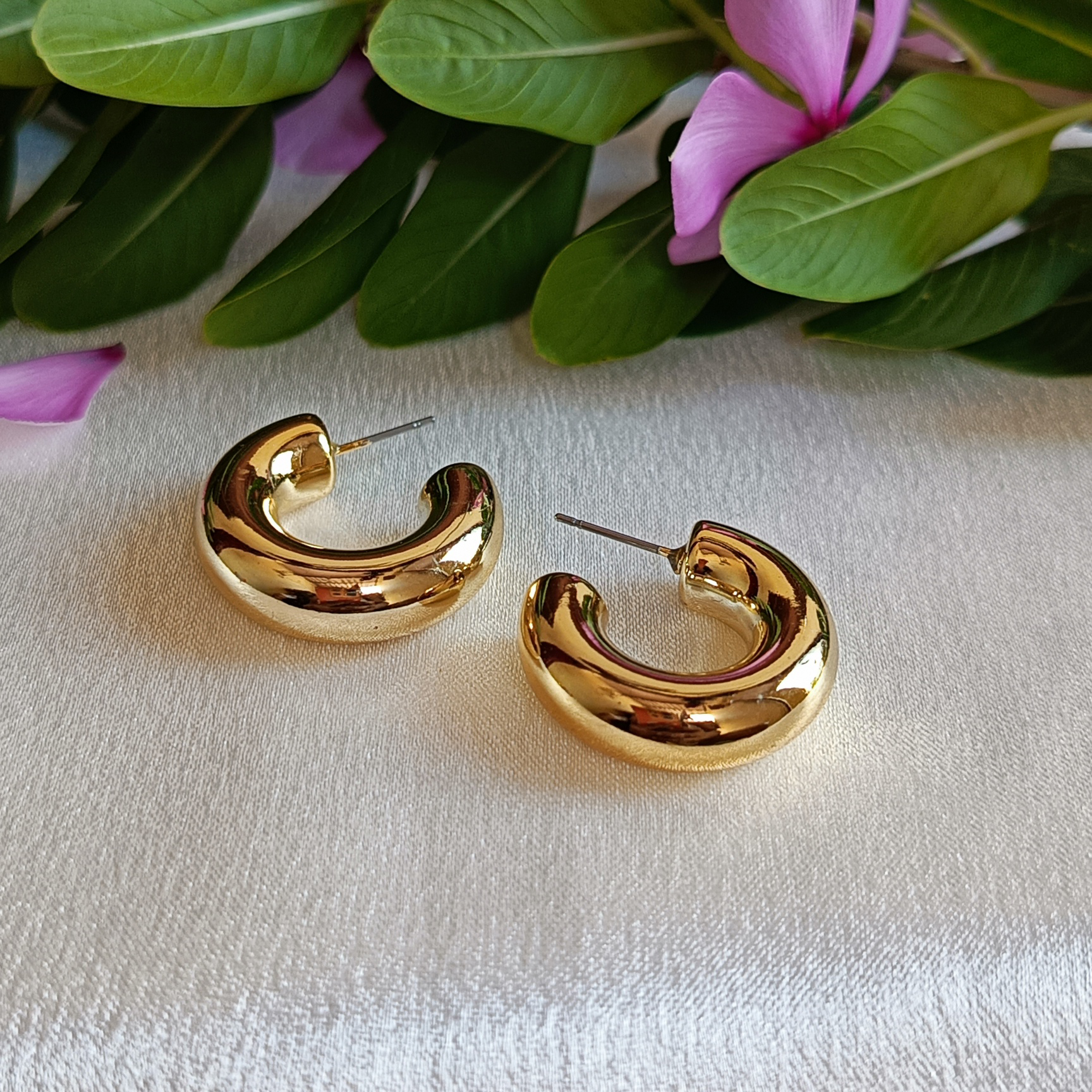 JJ Gold Plated Hoop Earrings – Golden Vibe Design