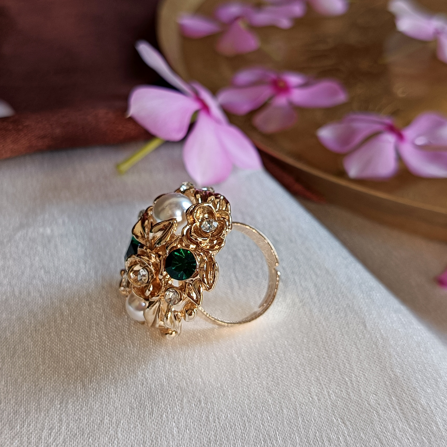 JJ Gold-Plated Vintage-Inspired Ring with Pearls & Green Stones
