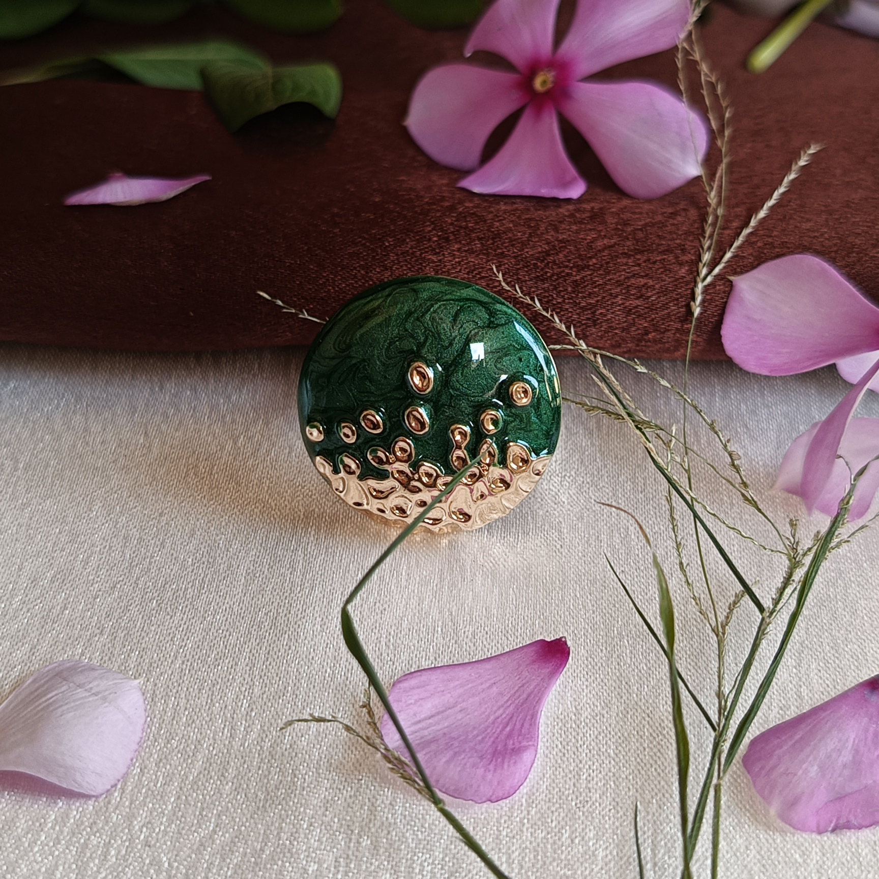 JJ Gold-Plated Green Enamel Textured Round Ring