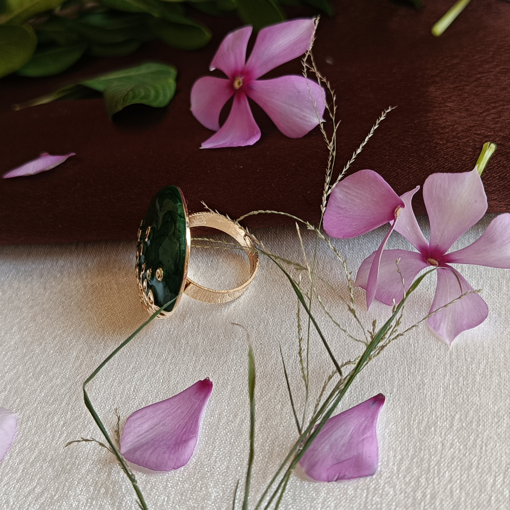 JJ Gold-Plated Green Enamel Textured Round Ring