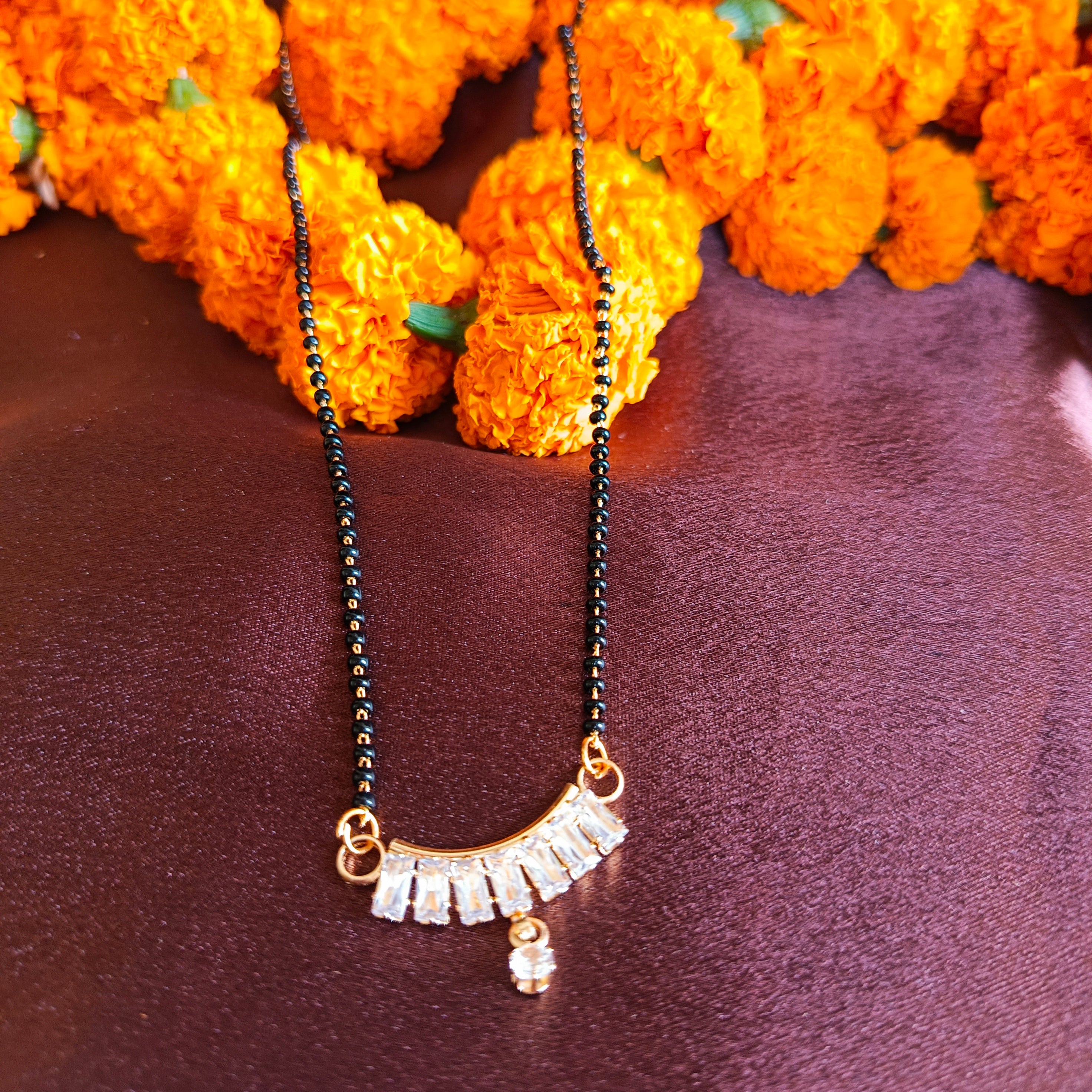 JJ Gold-Plated Crystal Auspicious Thread Baguette Fan